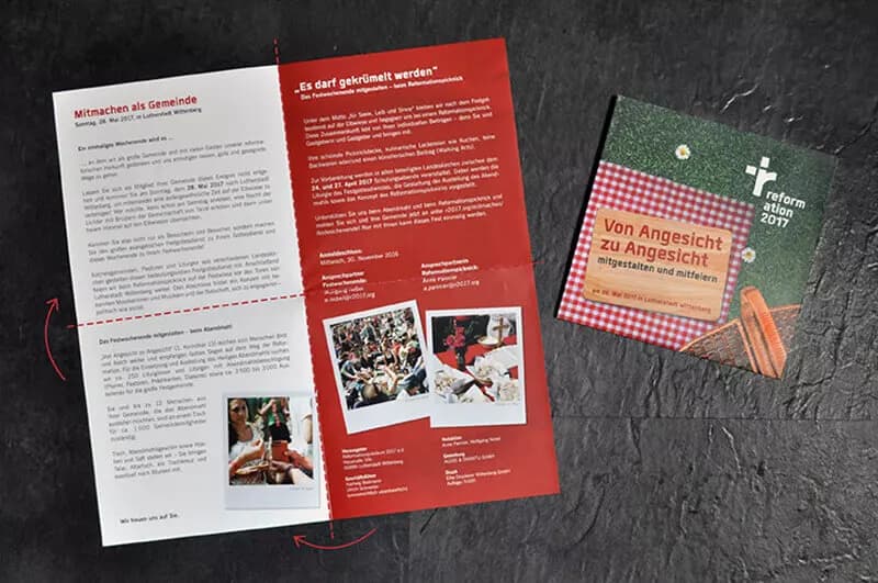 Flyer mit Kreuzbruchfalz_Glossar