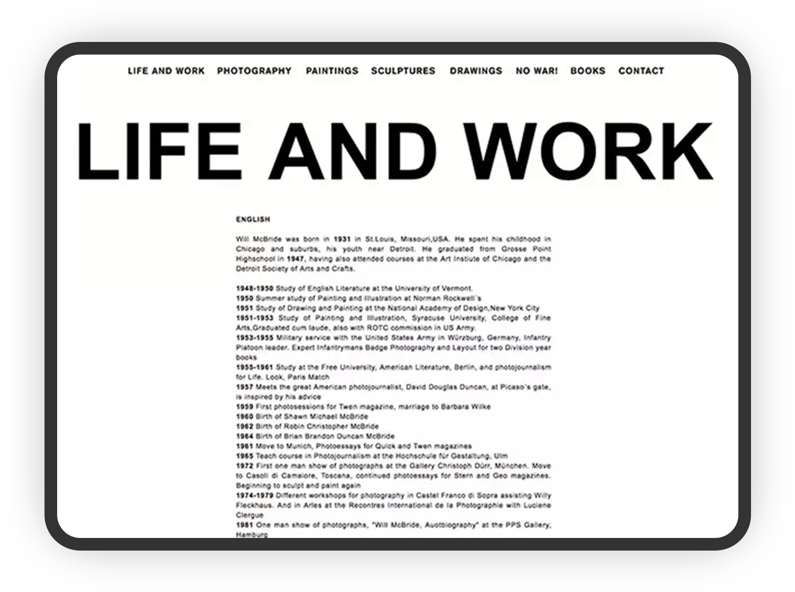 Screen eines Tablets zeigt den Lebenslauf von Will McBride.