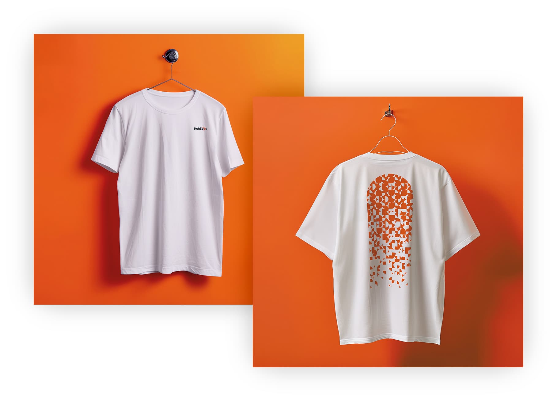Zwei weiße gebrandete HubSpot-T-Shirts, Vorder- und Rückansicht